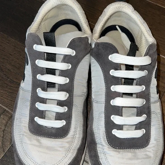 CHANEL Black and Gray Men's CC Logo Low-Top Sneakers - Picture 3 of 12